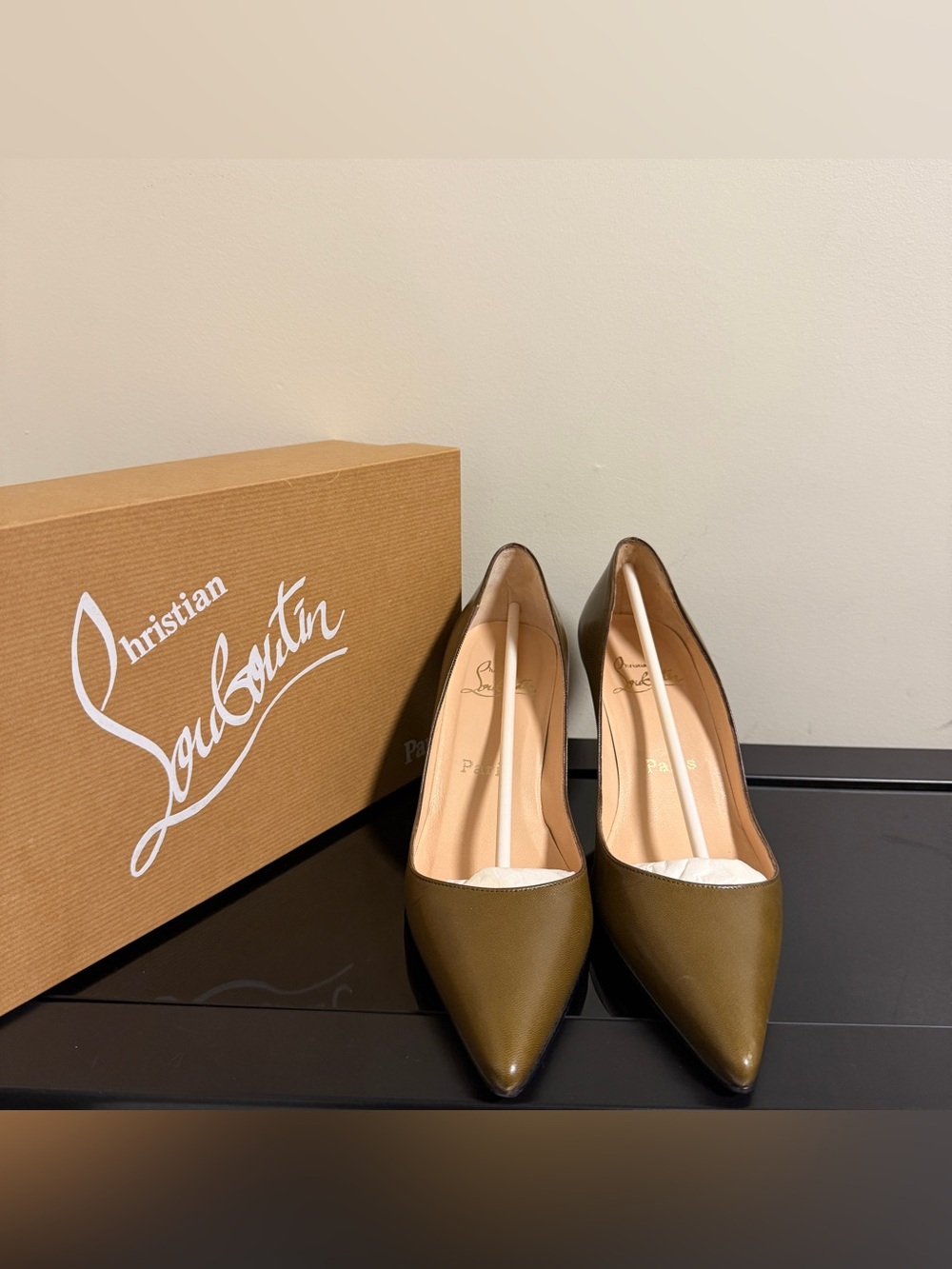 Christian Louboutin Olive Leather Pointed-Toe Pigalle Heels with Box authentic